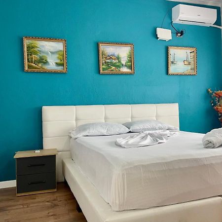 Central Room Private Entry And Bathroom 티라나 외부 사진
